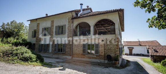 5 Schlafzimmer Haus in Castel Boglione, Italy, Nr. 130101 17