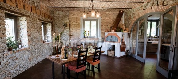 5 Schlafzimmer Haus in Castel Boglione, Italy, Nr. 130101 4