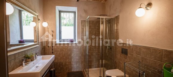 5 Schlafzimmer Haus in Castel Boglione, Italy, Nr. 130101 12