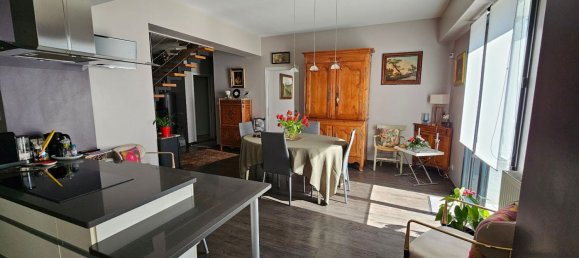 3 bedrooms House in Tours, France No. 55025 3