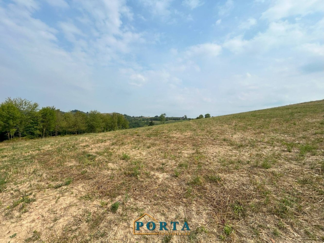 28000m² Land in Rocca Cigliè, Italy No. 298747