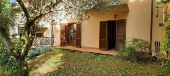 Квартира с 3 комнатами в Санта Луче, Италия № 141628 3