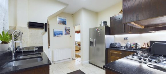 4 غرف نوم منزل في Wembley, United Kingdom رقم 4635 4