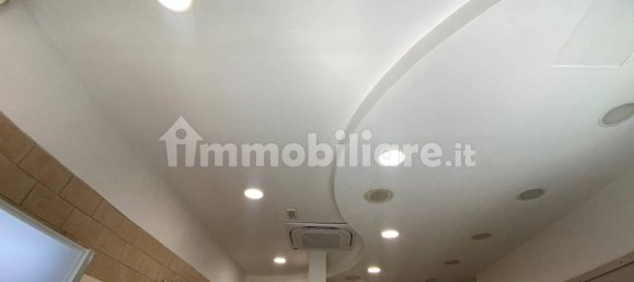 Imóvel comercial de 2 divisões em Bari, Italy N.º 303741 2