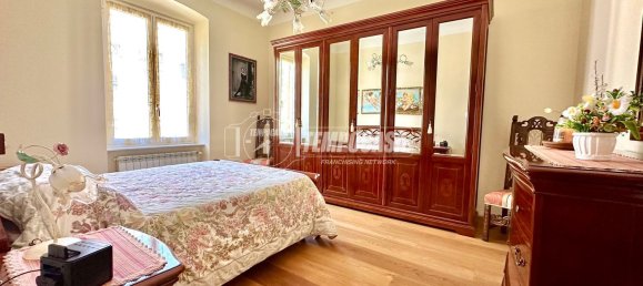 5 Schlafzimmer Wohnung in Genoa, Italy, Nr. 347320 3