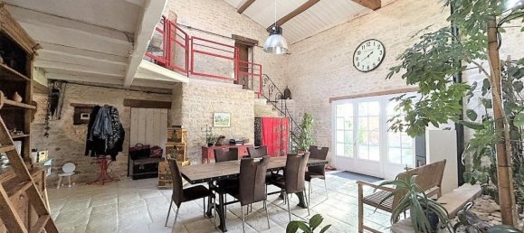 5 bedrooms House in La Rochelle, France No. 322787 3