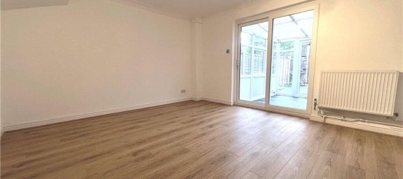 2 bedrooms House in Hanworth, United Kingdom No. 8514 3