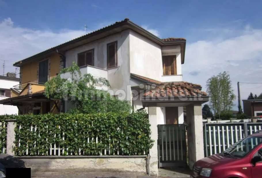 2 غرف نوم فيلا في Casorate Primo, Italy رقم 360453