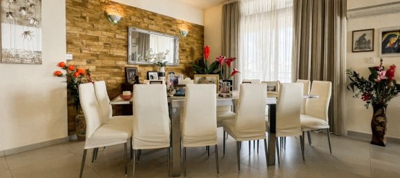 4 dormitorios dúplex en venta en Larnaca, Larnaka, Cyprus № 26441 3
