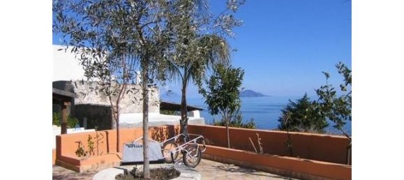 Villa de 4 habitaciónes en Santa Marina Salina, Italy No. 253290 3