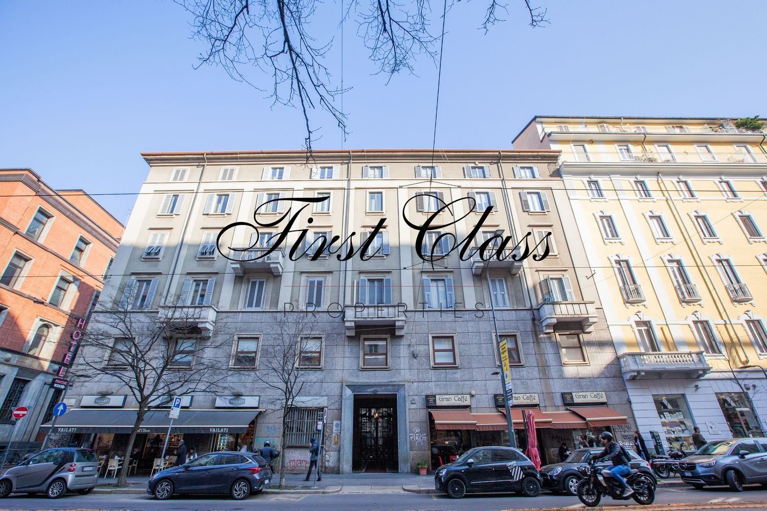 3-salle Appartement à Milan, Italy No. 249536