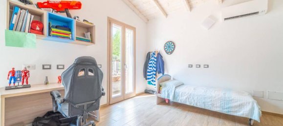 4 Schlafzimmer Villa in San Teodoro, Italy, Nr. 329333 20