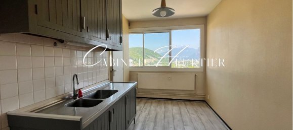 2 bedrooms Apartment in Seyssinet-Pariset, France No. 341455 8