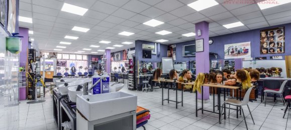 Коммерческая недвижимость 171м² в Мадрид, Испания № 165504 5