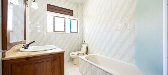 5 bedrooms House in Almada, Portugal No. 98319 20