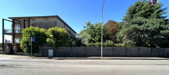 12 rooms House in Isola della Scala, Italy No. 260507 2