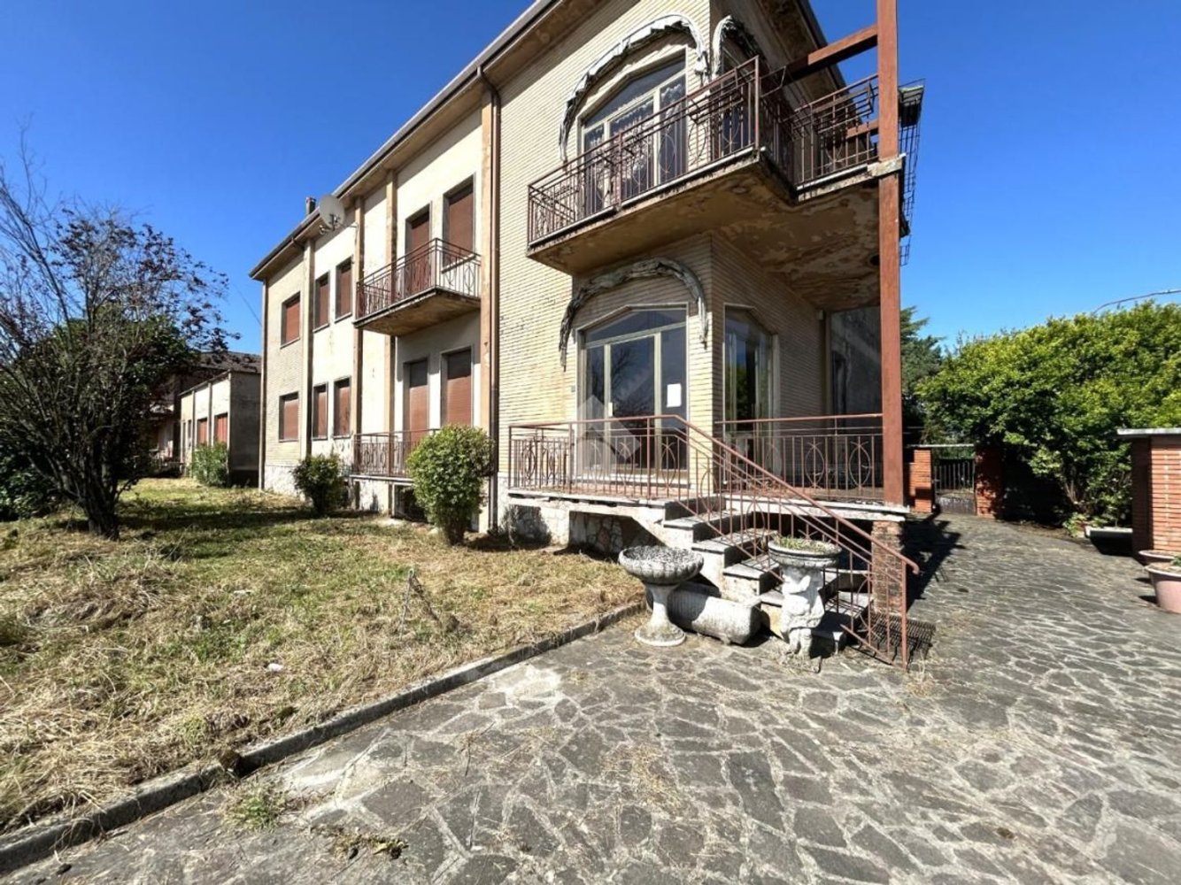 12 rooms House in Isola della Scala, Italy No. 260507