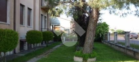 12 rooms House in Isola della Scala, Italy No. 260507 4
