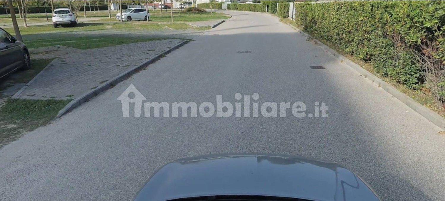 2 rooms Office in Livorno, Italy No. 349319