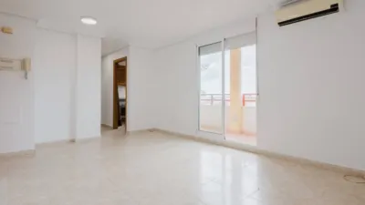 Apartamento de 2 dormitorios en Torrevieja, Spain No. 274427