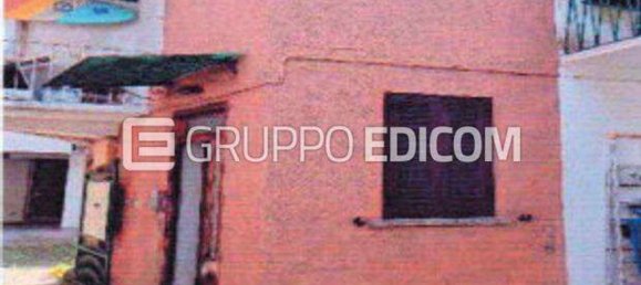 3 rooms Apartment in Cuvio, Italy No. 259008 3