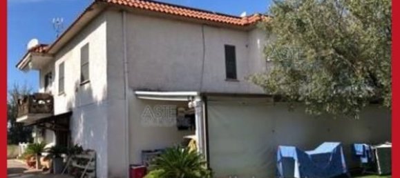 Apartamento T5 em Latina, Italy N.º 378005 11