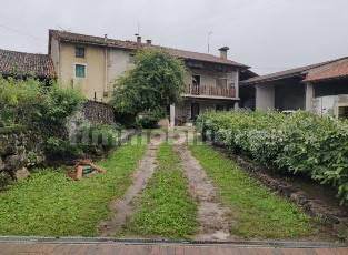 4 bedrooms House in Brogliano, Italy No. 307290