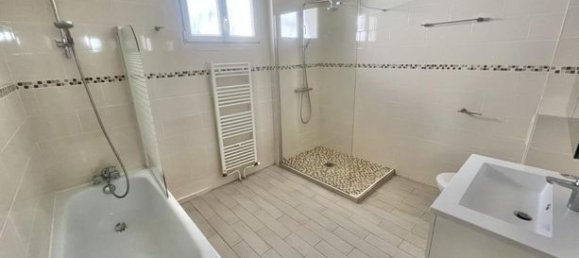 Дом с 3 спальнями в Баньоле, Франция № 359364 12