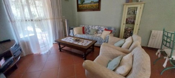 6 rooms Apartment in Pietrasanta, Italy No. 236254 2