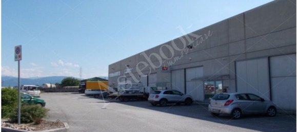 183m² Warehouse in Udine, Italy No. 262008 5