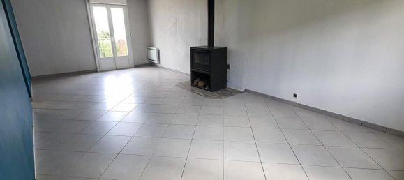 Casa de 3 dormitorios en Montsurs, France No. 99879 3