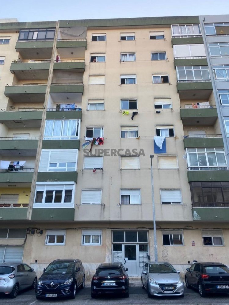 Apartamento de 2 dormitorios en Rio de Mouro, Portugal No. 228993