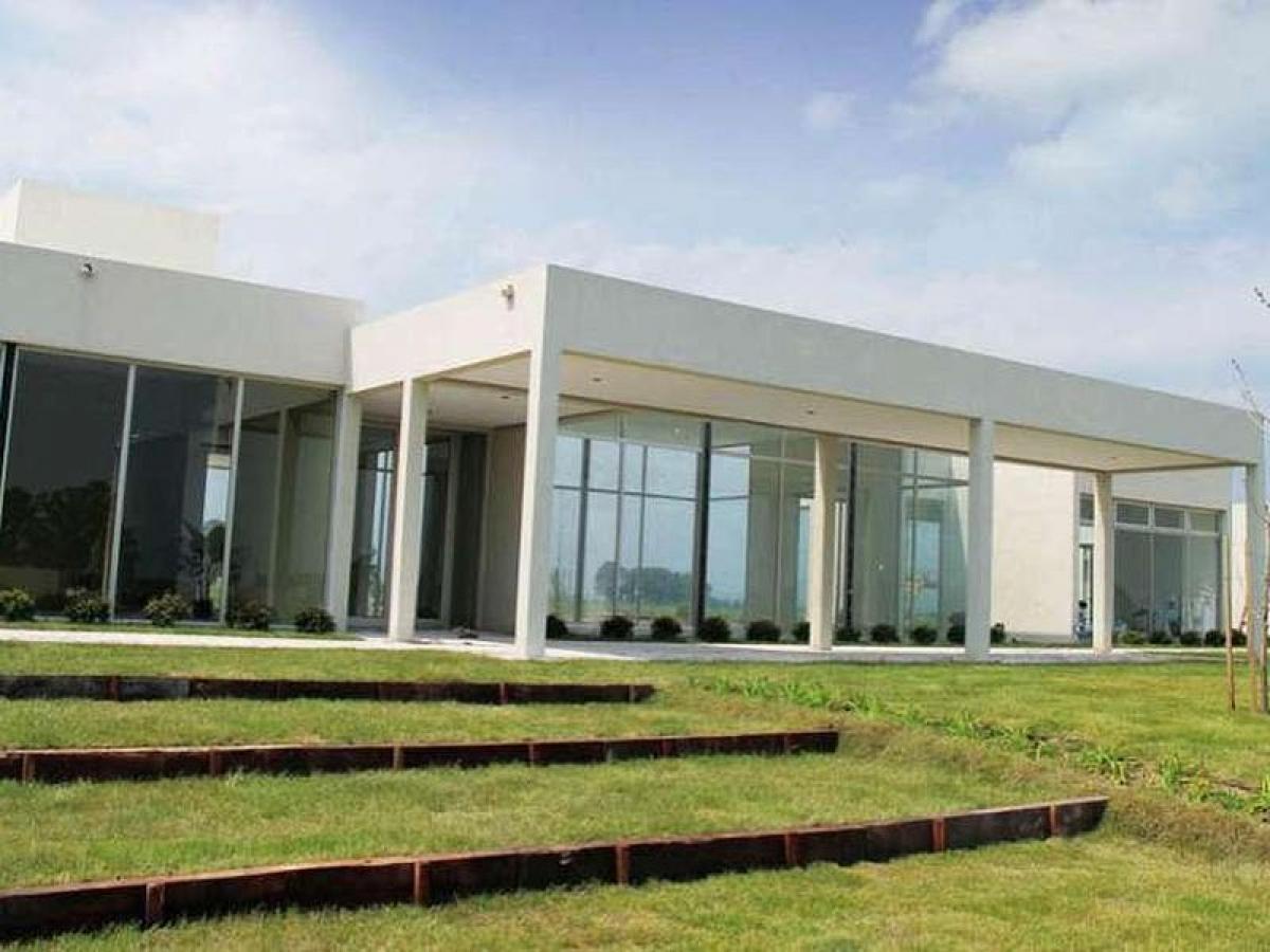  Land in Ezeiza, Argentina No. 41851