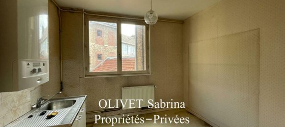 2 bedrooms Apartment in Elbeuf, France No. 297280 2