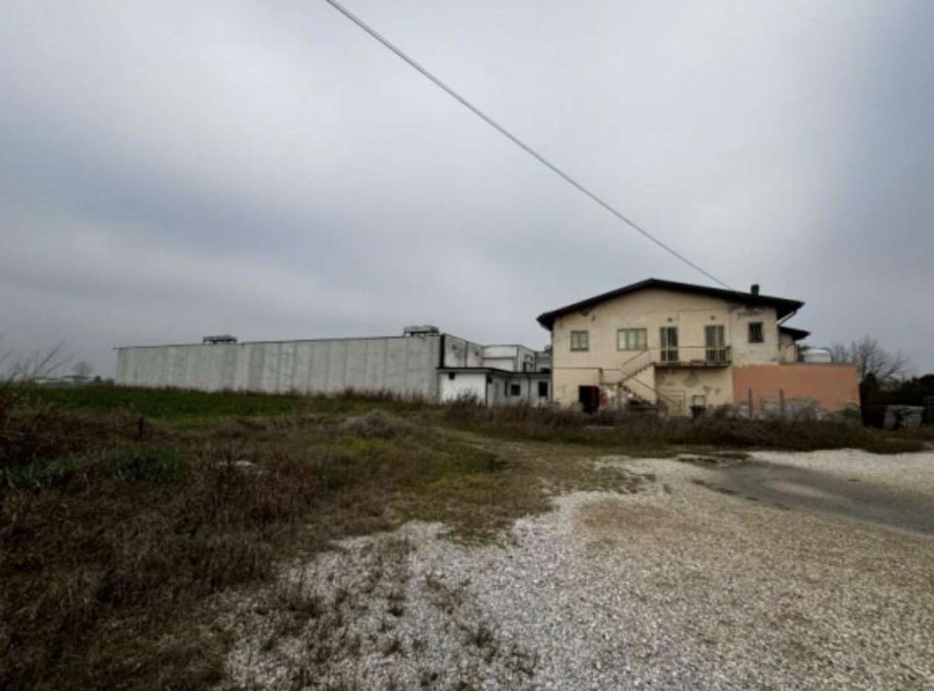 4465m² Warehouse in Verona, Italy No. 376382