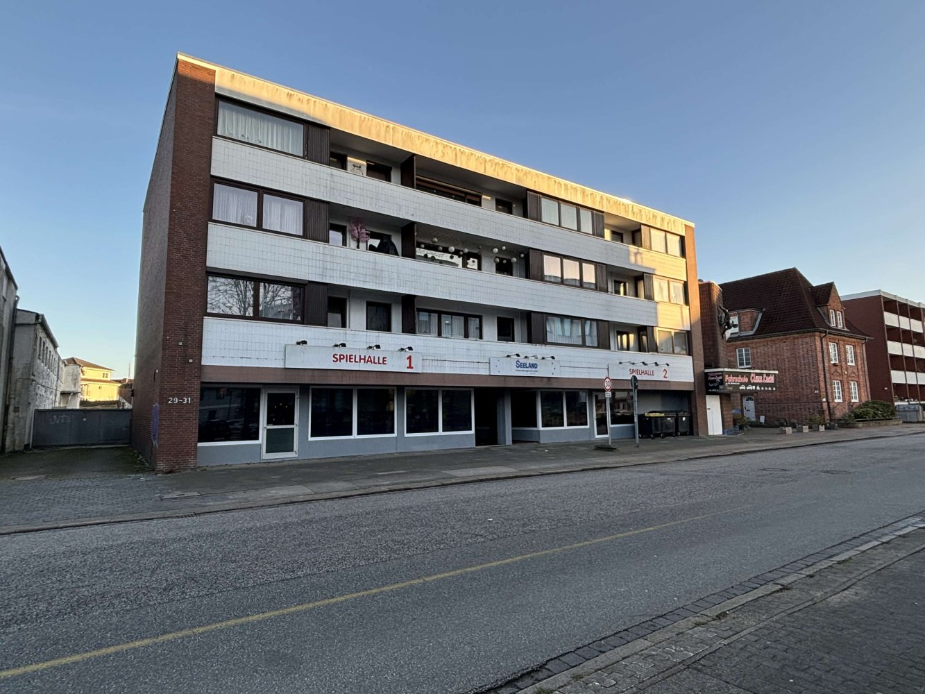 Коммерческая недвижимость 300м² в Ноймюнстер, Германия № 11167