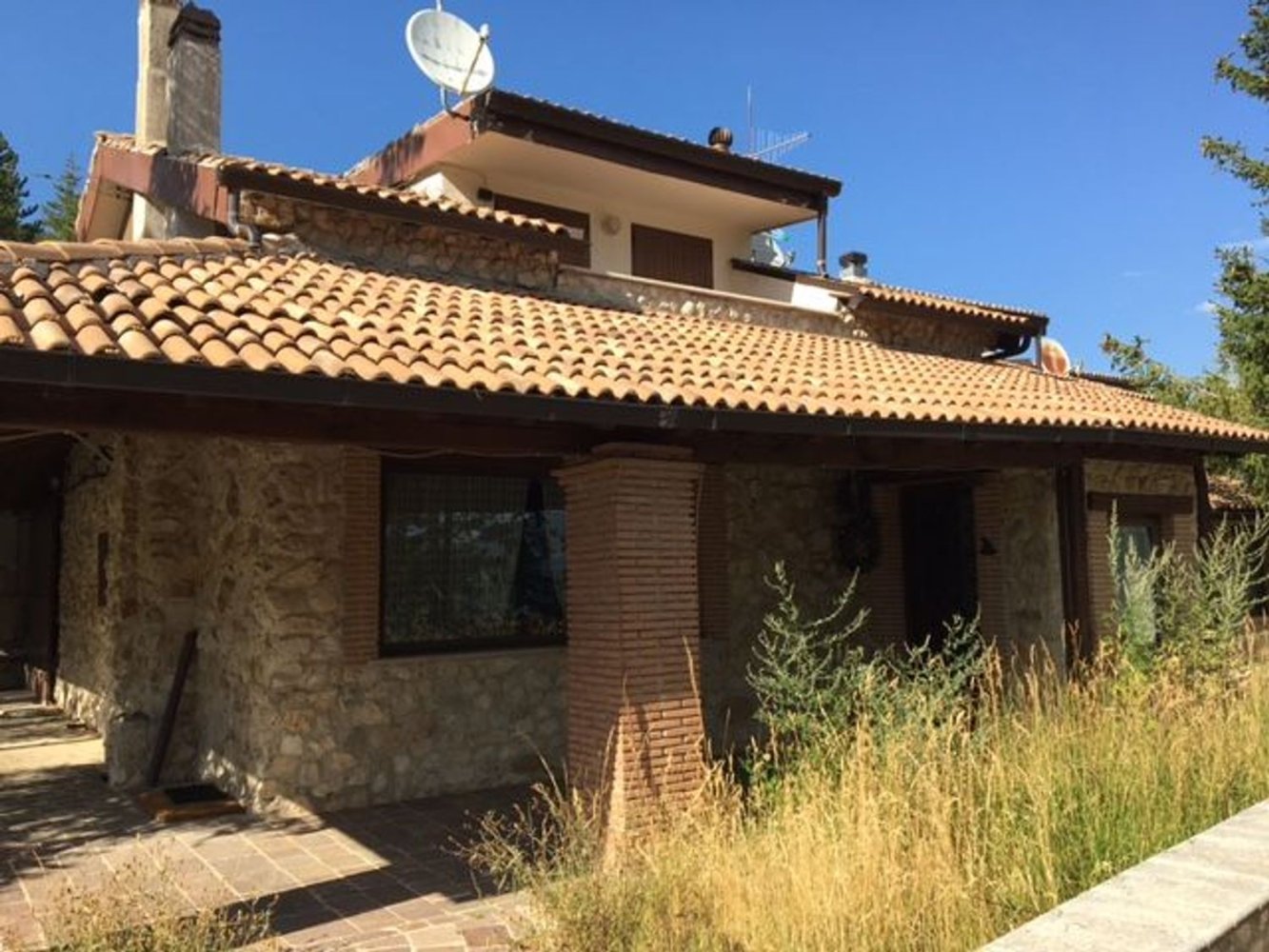 5 rooms Villa in Rocca di Mezzo, Italy No. 107731