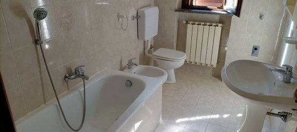 Квартира с 2 комнатами в Парона, Италия № 154815 14