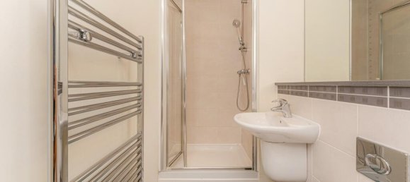 2 bedrooms Apartment in London, United Kingdom No. 13477 18