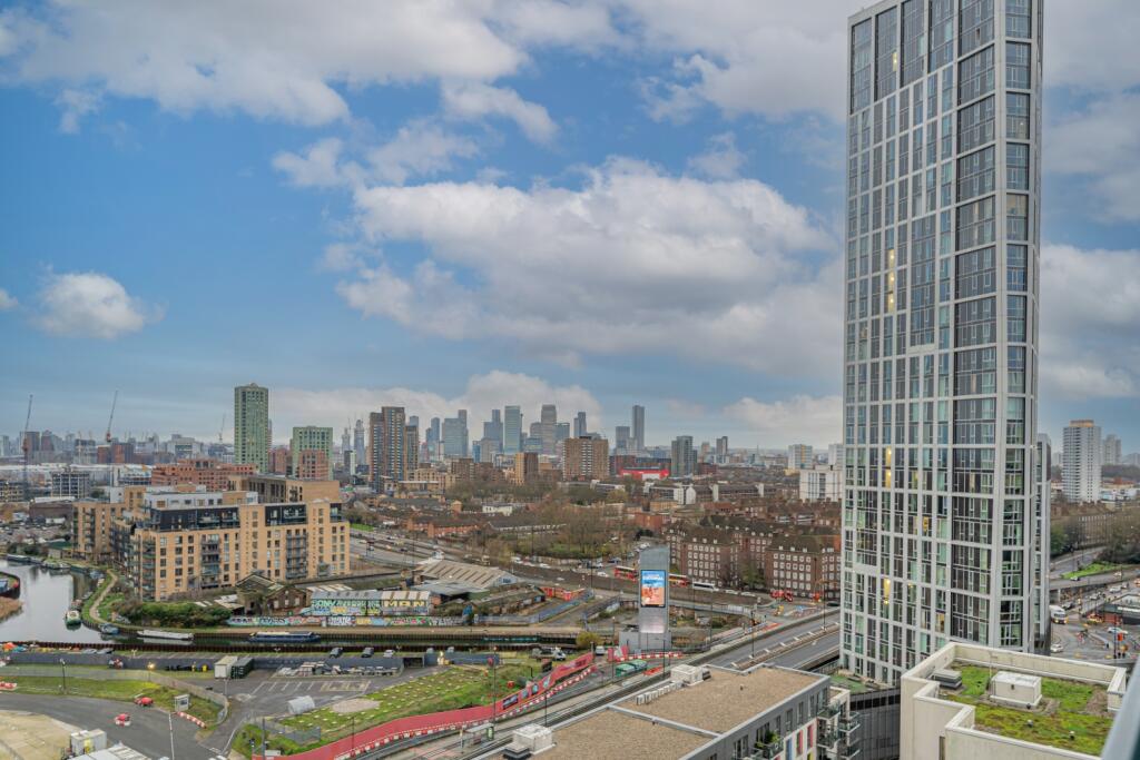 2 bedrooms Apartment in London, United Kingdom No. 13477