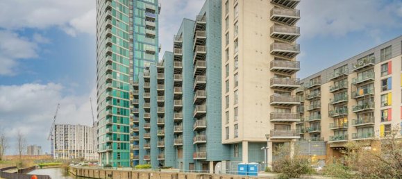 2 bedrooms Apartment in London, United Kingdom No. 13477 2