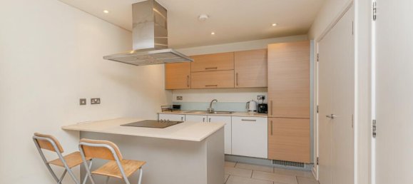 2 bedrooms Apartment in London, United Kingdom No. 13477 16