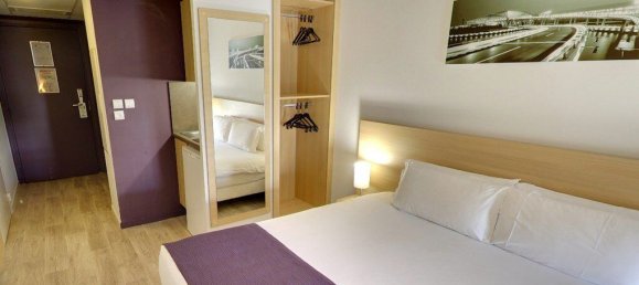 Estudio en Rhone, France No. 342678 4