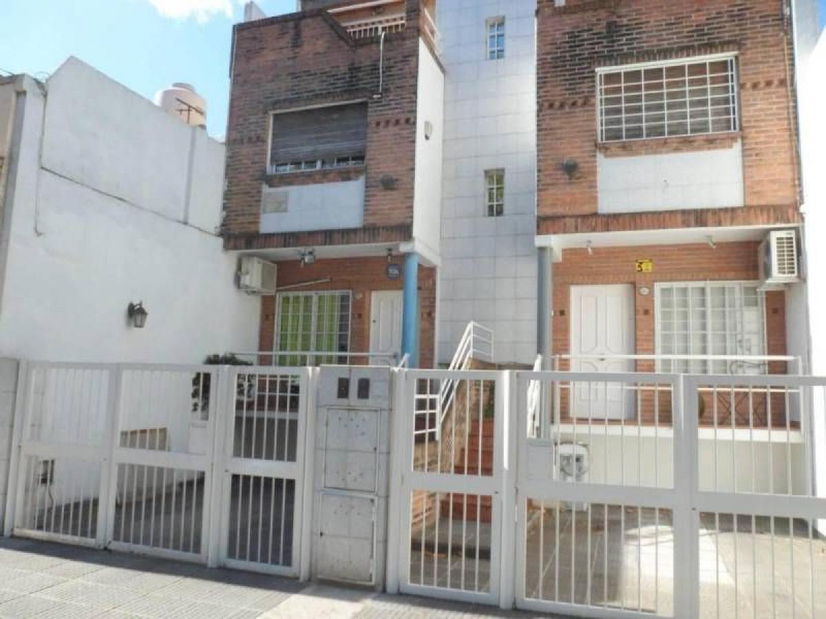 3 bedrooms House in Buenos Aires, Argentina No. 80414