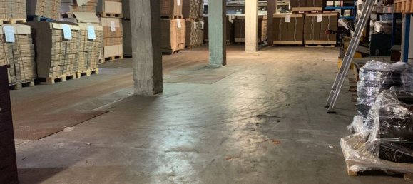 Lagerhaus in Varese, Italy 1700m², Nr. 119462 16