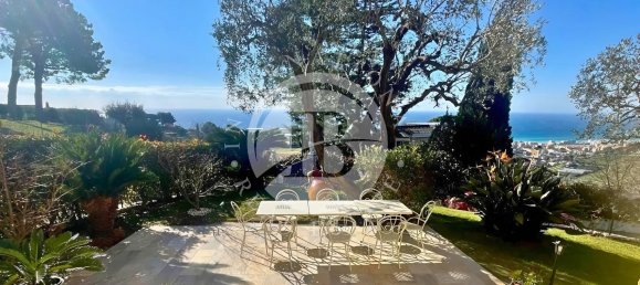 Villa de 4 dormitorios en Bordighera, Italy No. 167122 4