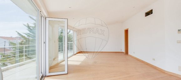 4 غرف نوم فيلا في Almada, Portugal رقم 23646 11