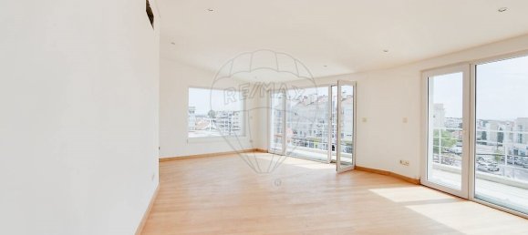 4 غرف نوم فيلا في Almada, Portugal رقم 23646 12