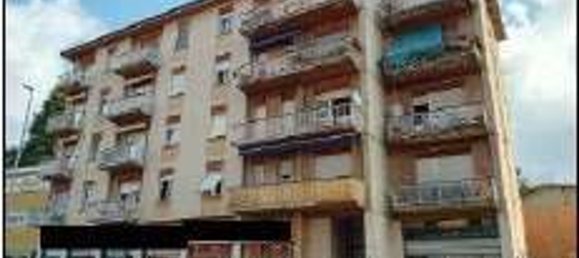 Apartamento de 2 dormitorios en Mariano Comense, Italy No. 89880 3
