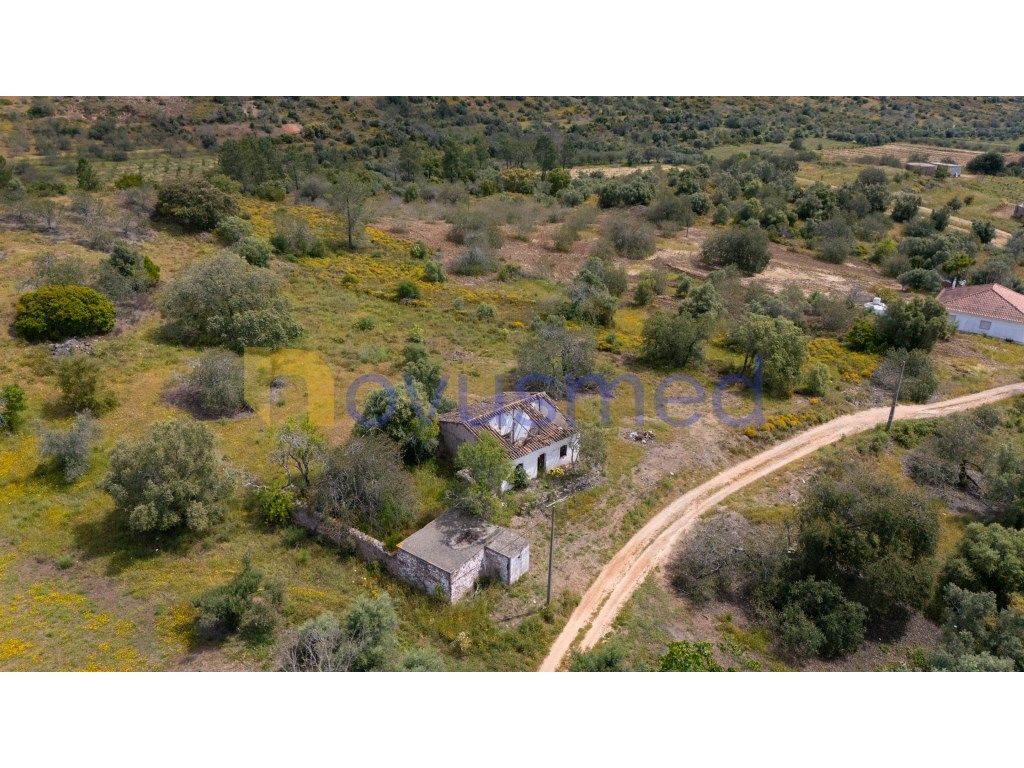 3 bedrooms Castles in Alte, Portugal No. 203842